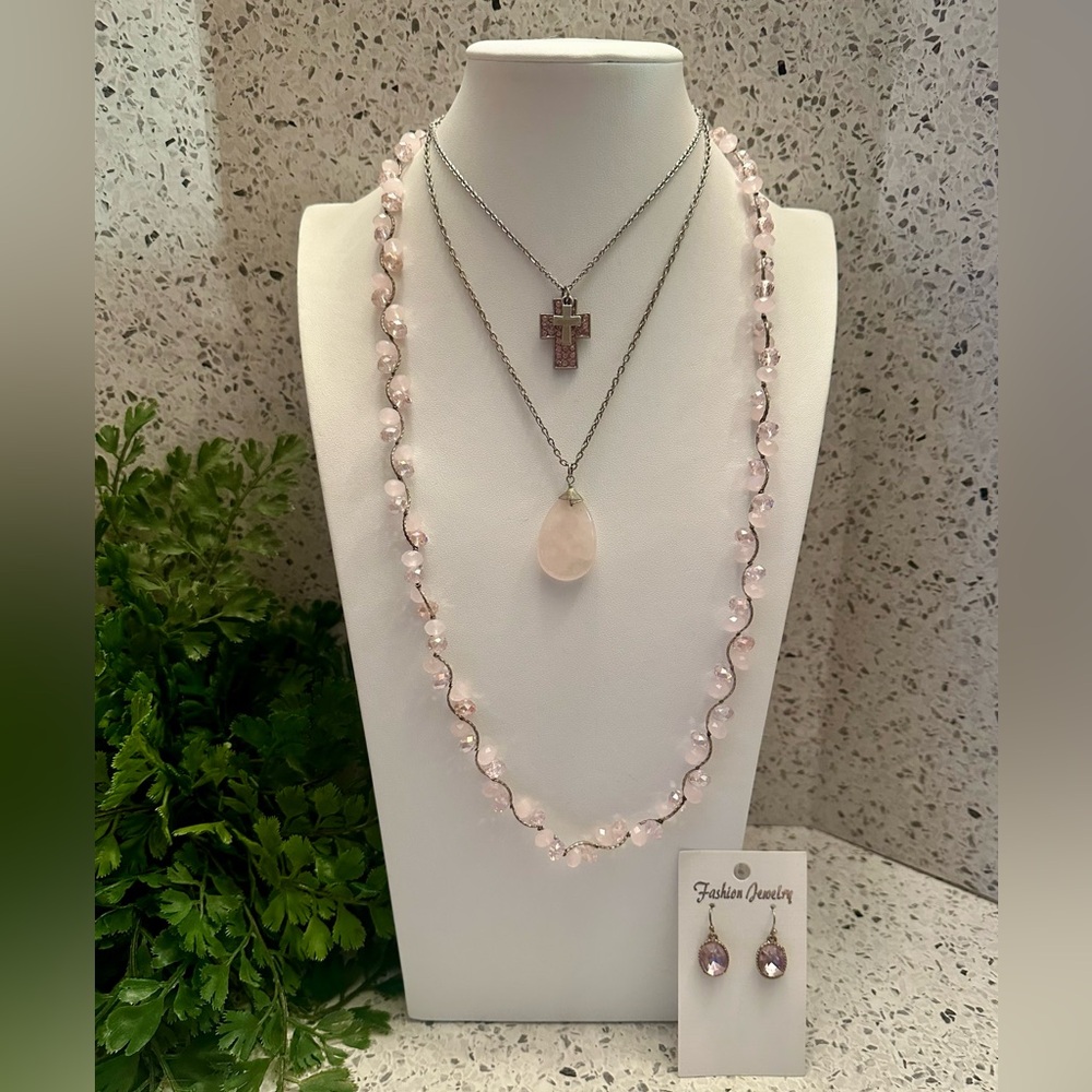 Powder pink and silver tone jewelry set